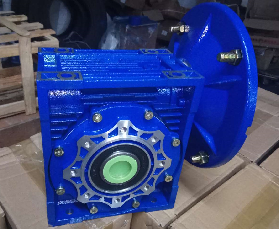 臺(tái)機(jī)減速機(jī)