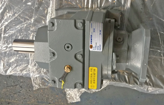 帶動(dòng)17T噸小型機(jī)械吊裝機(jī)減速機(jī)，3500W伺服電機(jī)減速機(jī),吊裝機(jī)械減速機(jī)